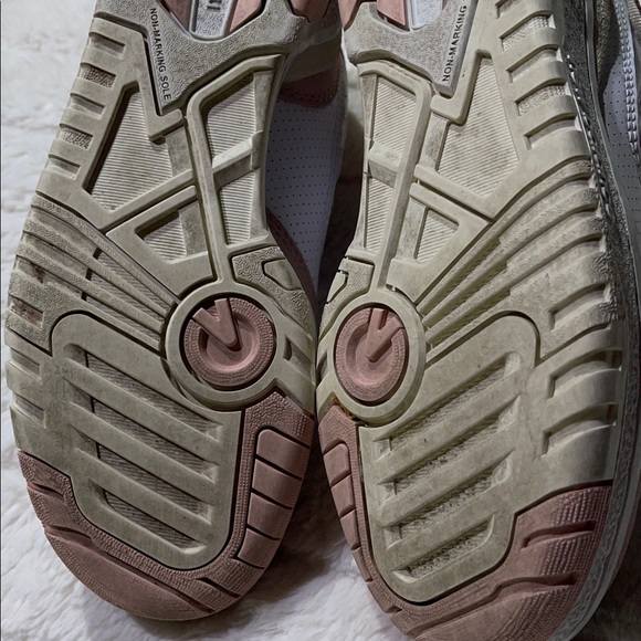 New Balance 550 White and Pink Sneakers - Picture 9 of 11